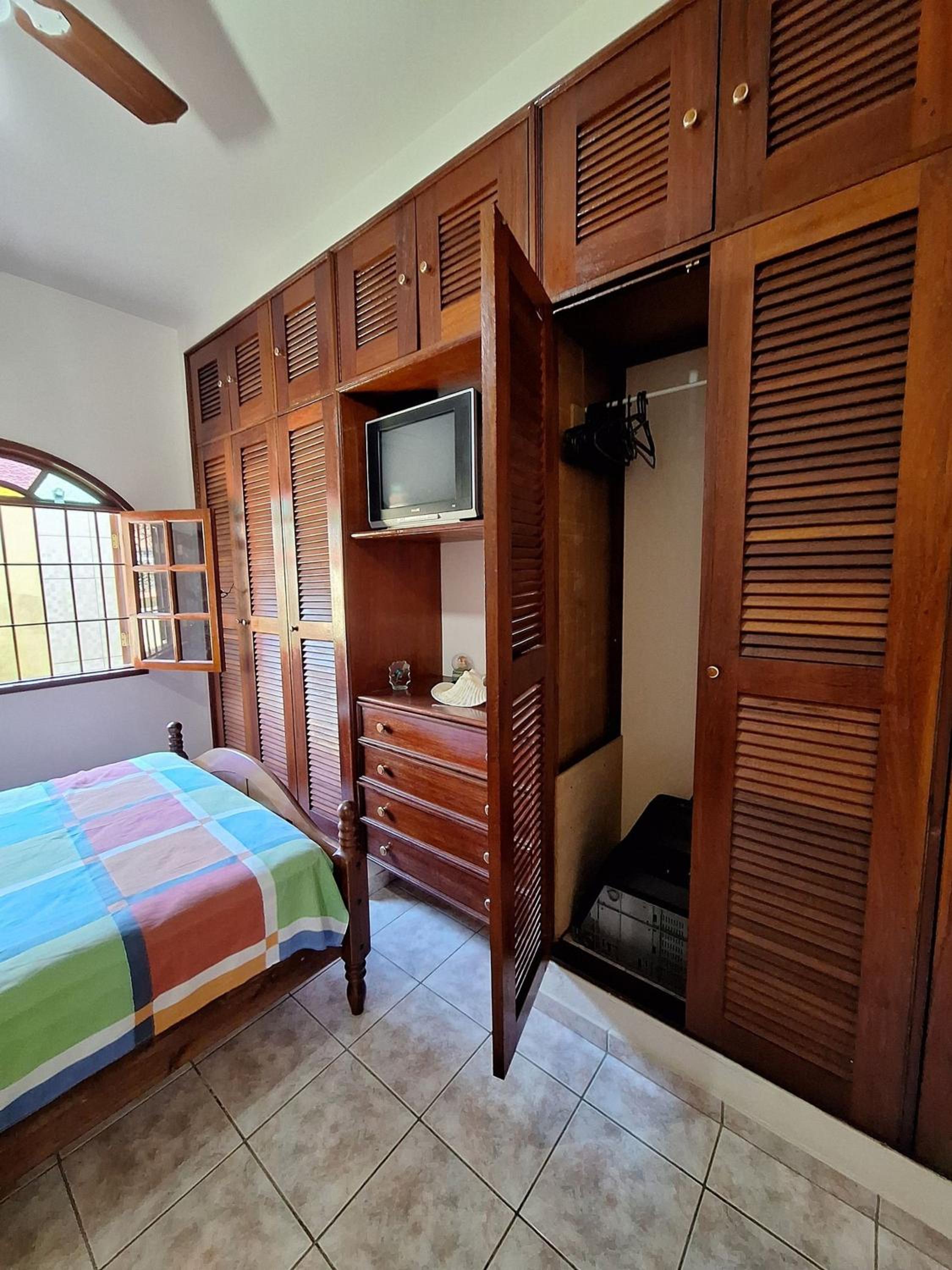 Mega comfortable house walking distance from Pereque Angra Beach