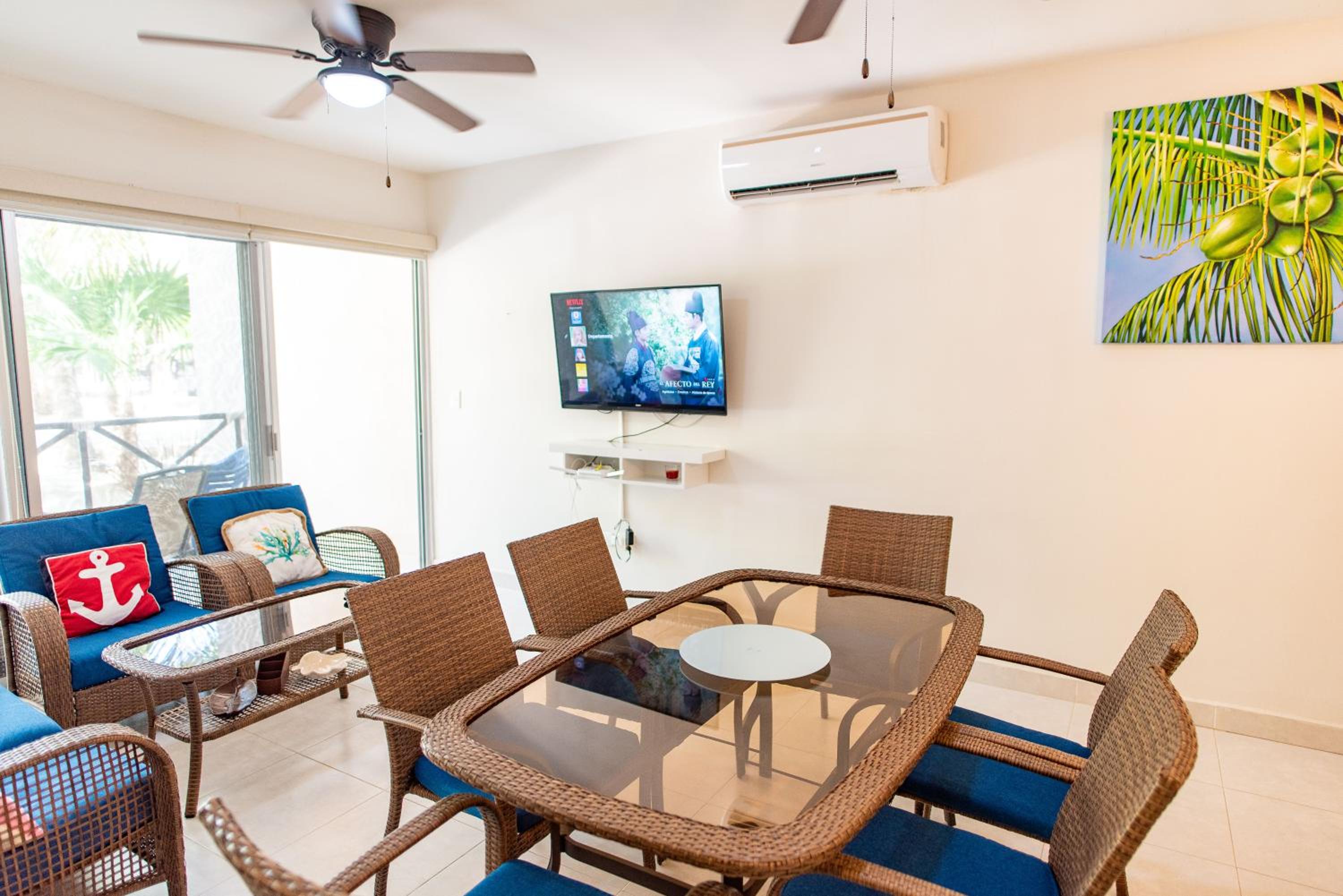 Elegant and comfy 2BR 1 block from the Ocean view 3