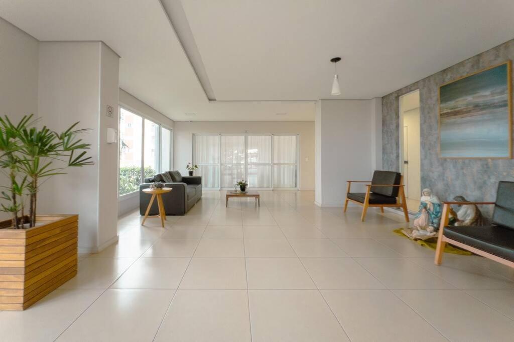 Excelente Luxo Piscina Ar VIV202