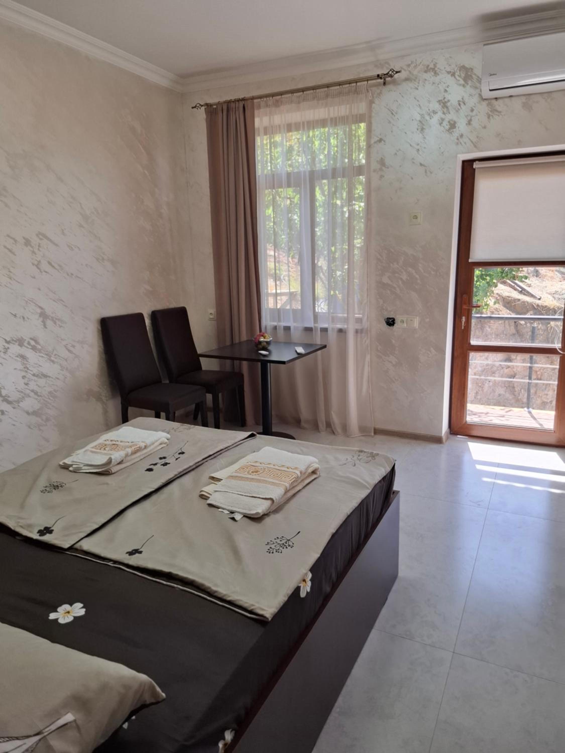 Luiza Guest House