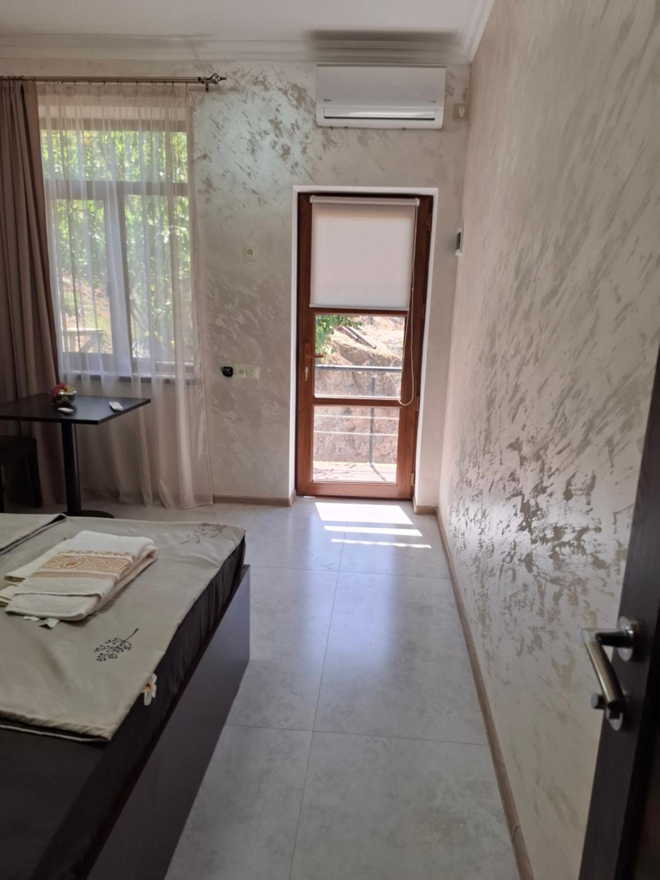 Luiza Guest House