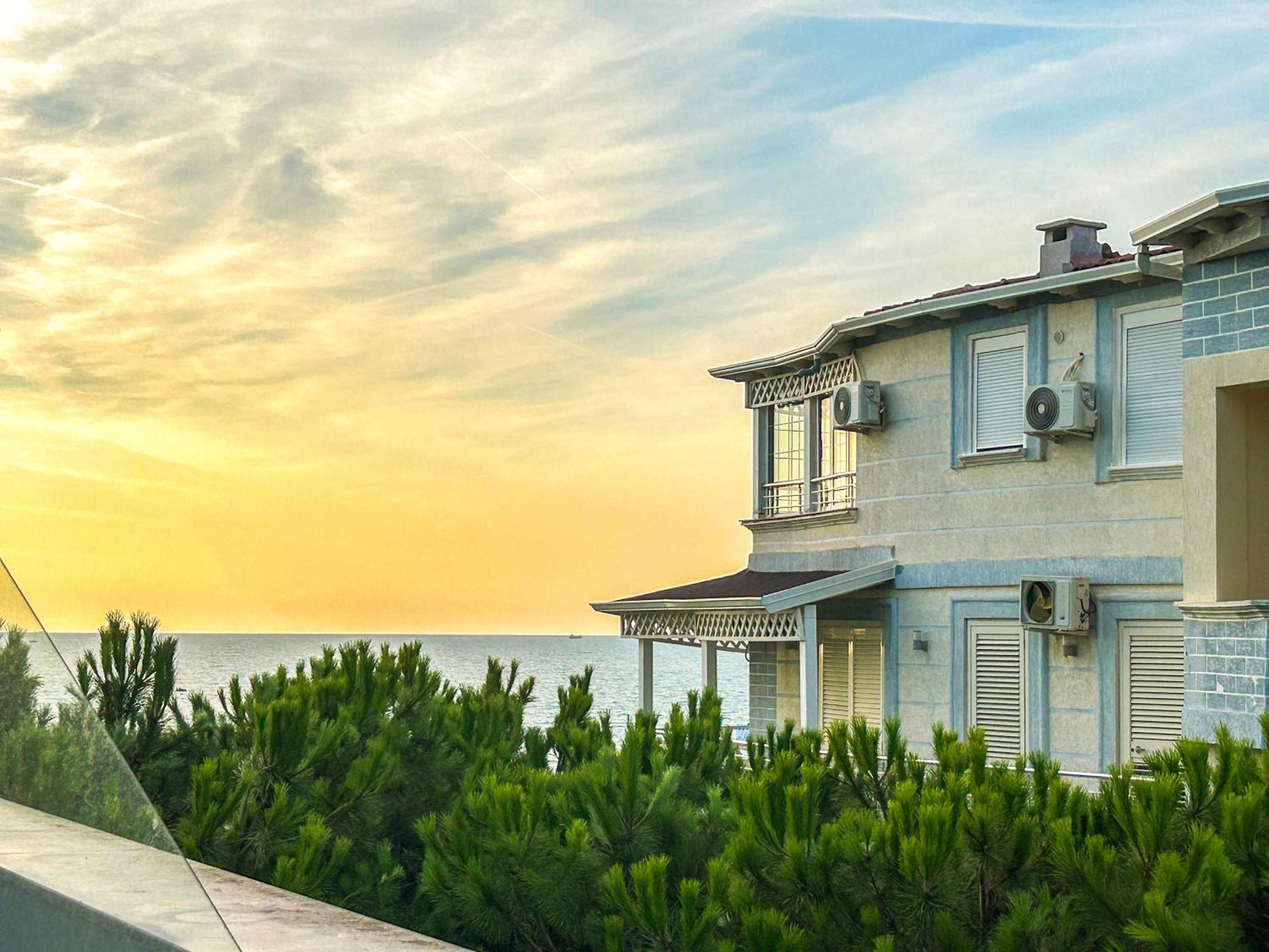 Albanian Dream House 716
