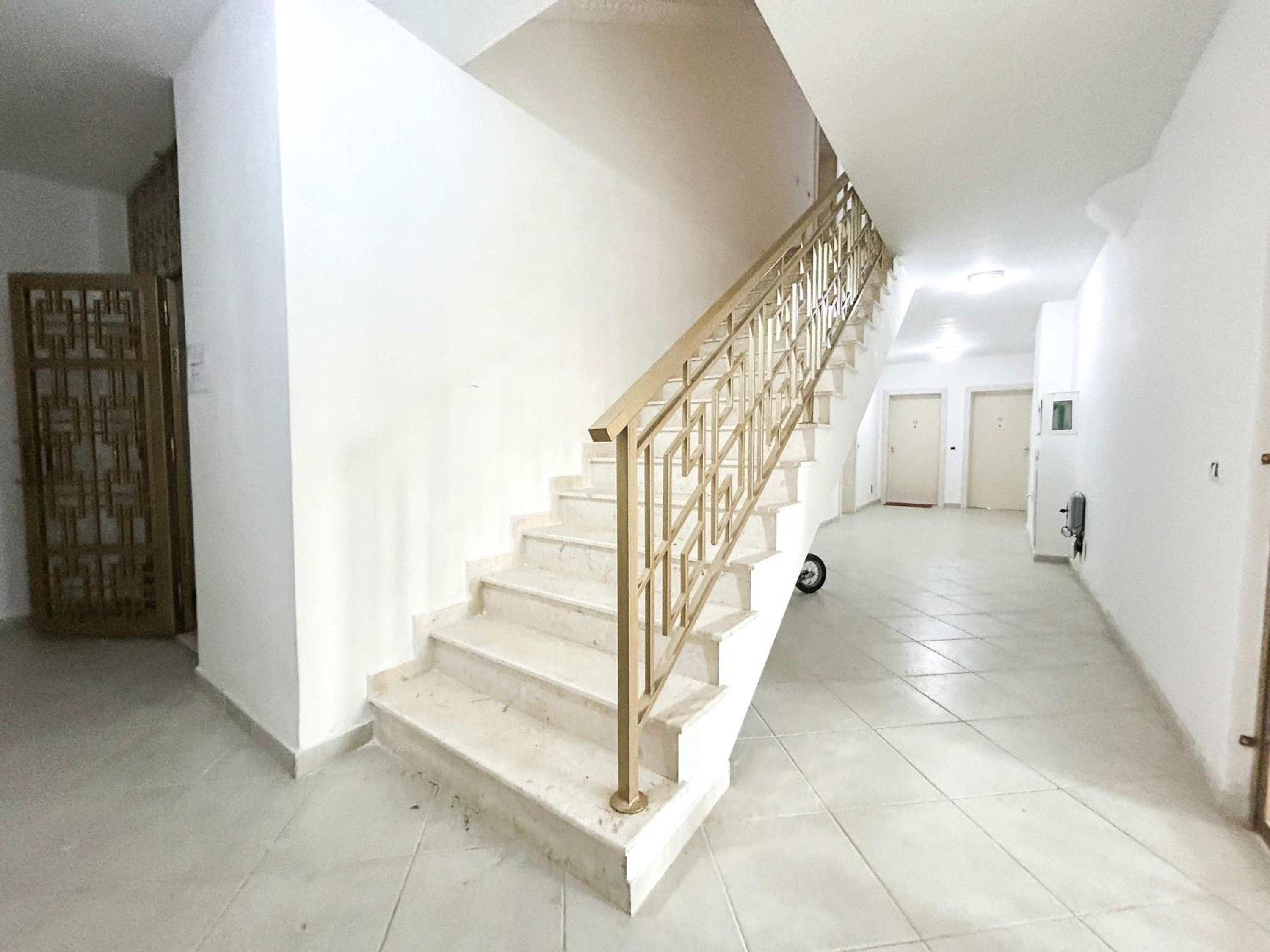 Albanian Dream House 716