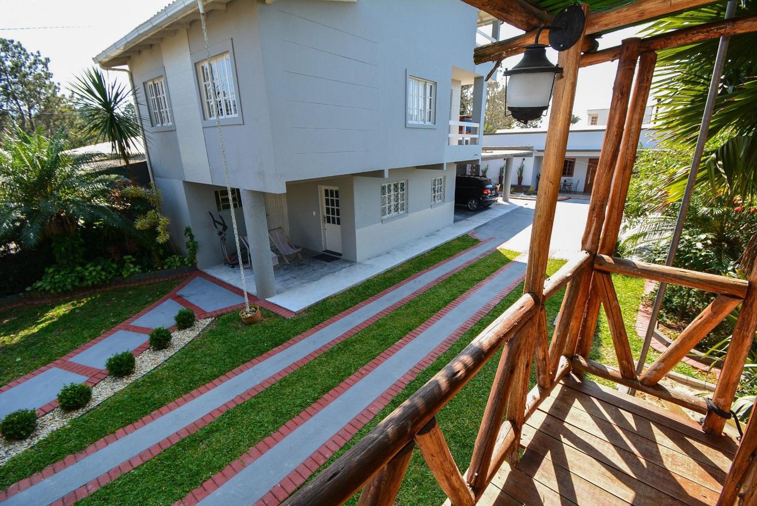 Ampla Casa com Piscina Ponta do Papagaio - PLH005