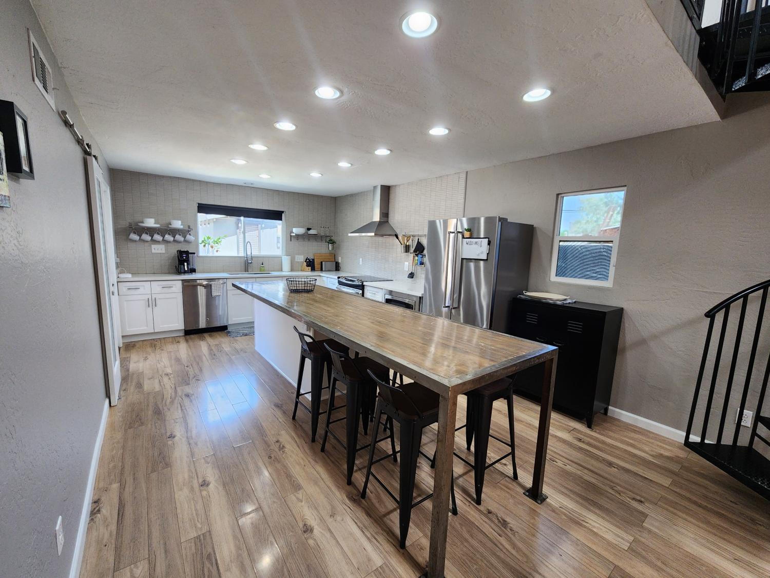 Modern Art House in Midtown, Pet Friendly view 4