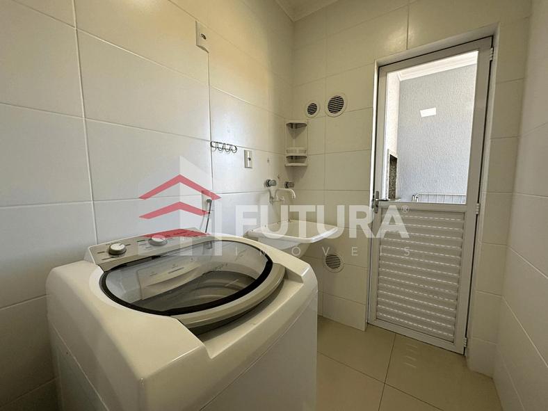 Belíssimo apartamento a poucos metros da praia LA003E