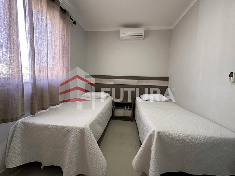 Belíssimo apartamento a poucos metros da praia LA003E