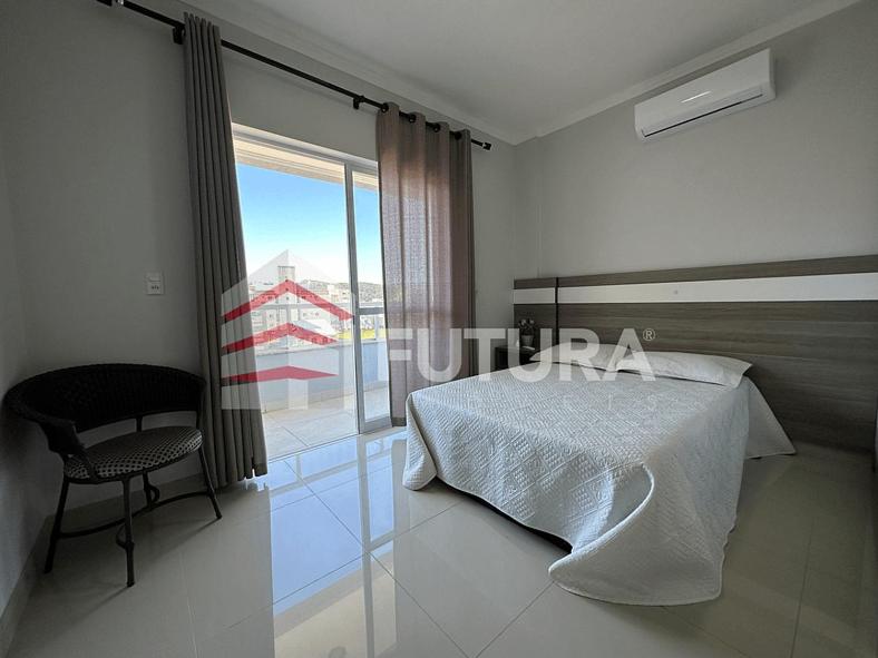 Belíssimo apartamento a poucos metros da praia LA003E