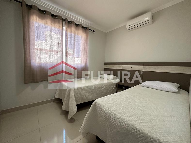 Belíssimo apartamento a poucos metros da praia LA003E