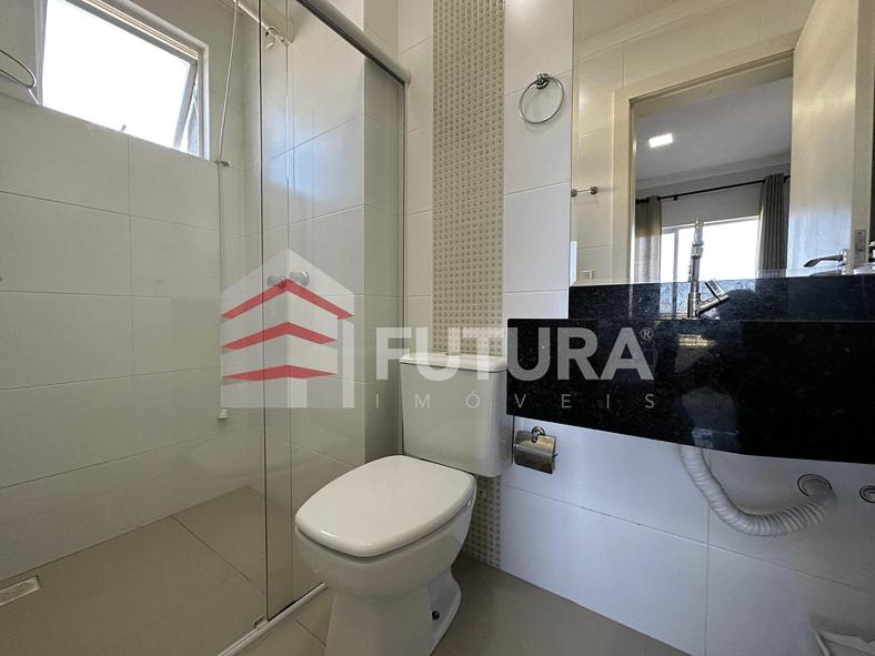 Belíssimo apartamento a poucos metros da praia LA003E