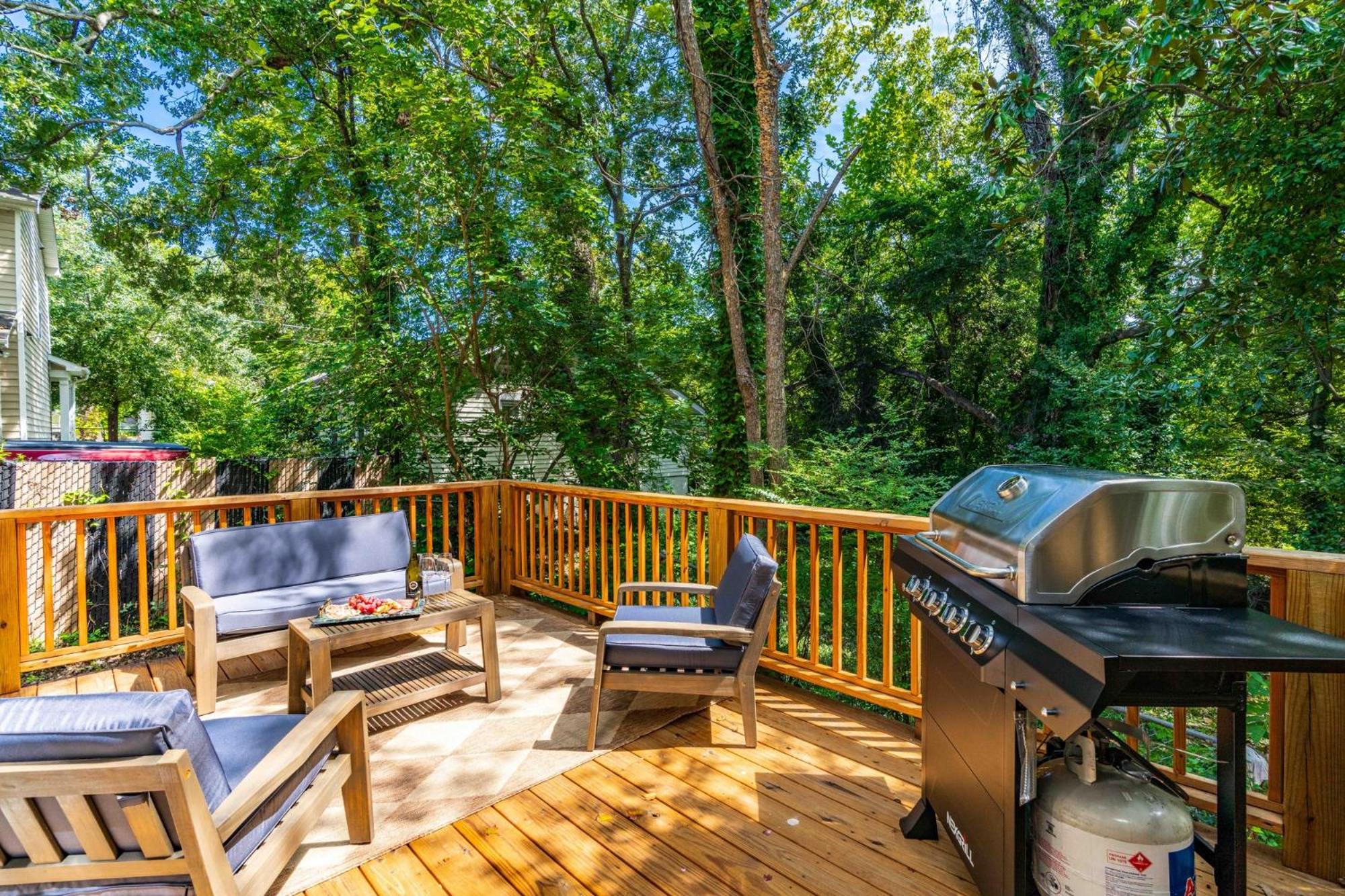 Charming 5bd - BBQ - Deck- 4mins Duke University