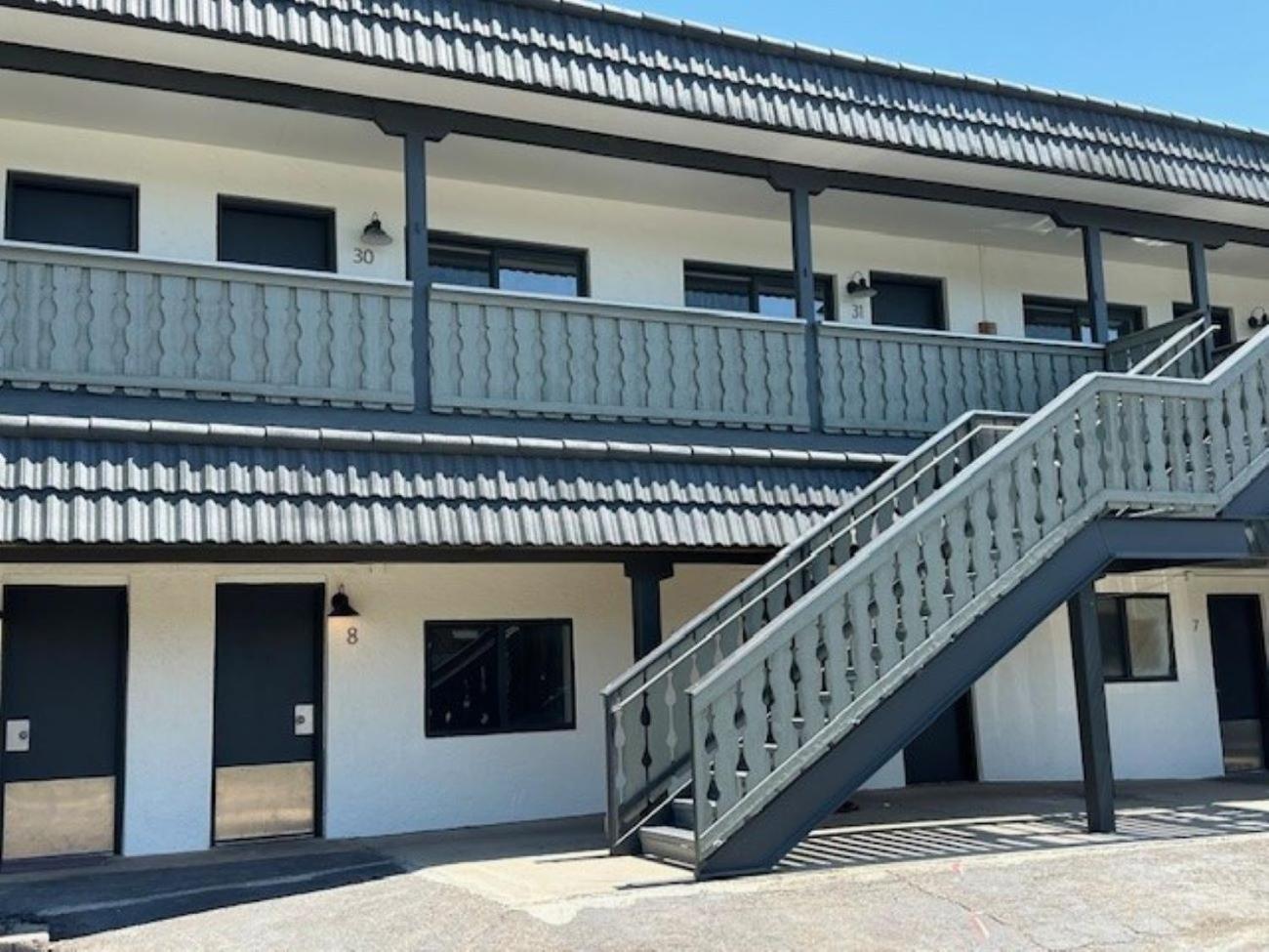 Hotel Western Lodge - Image 1