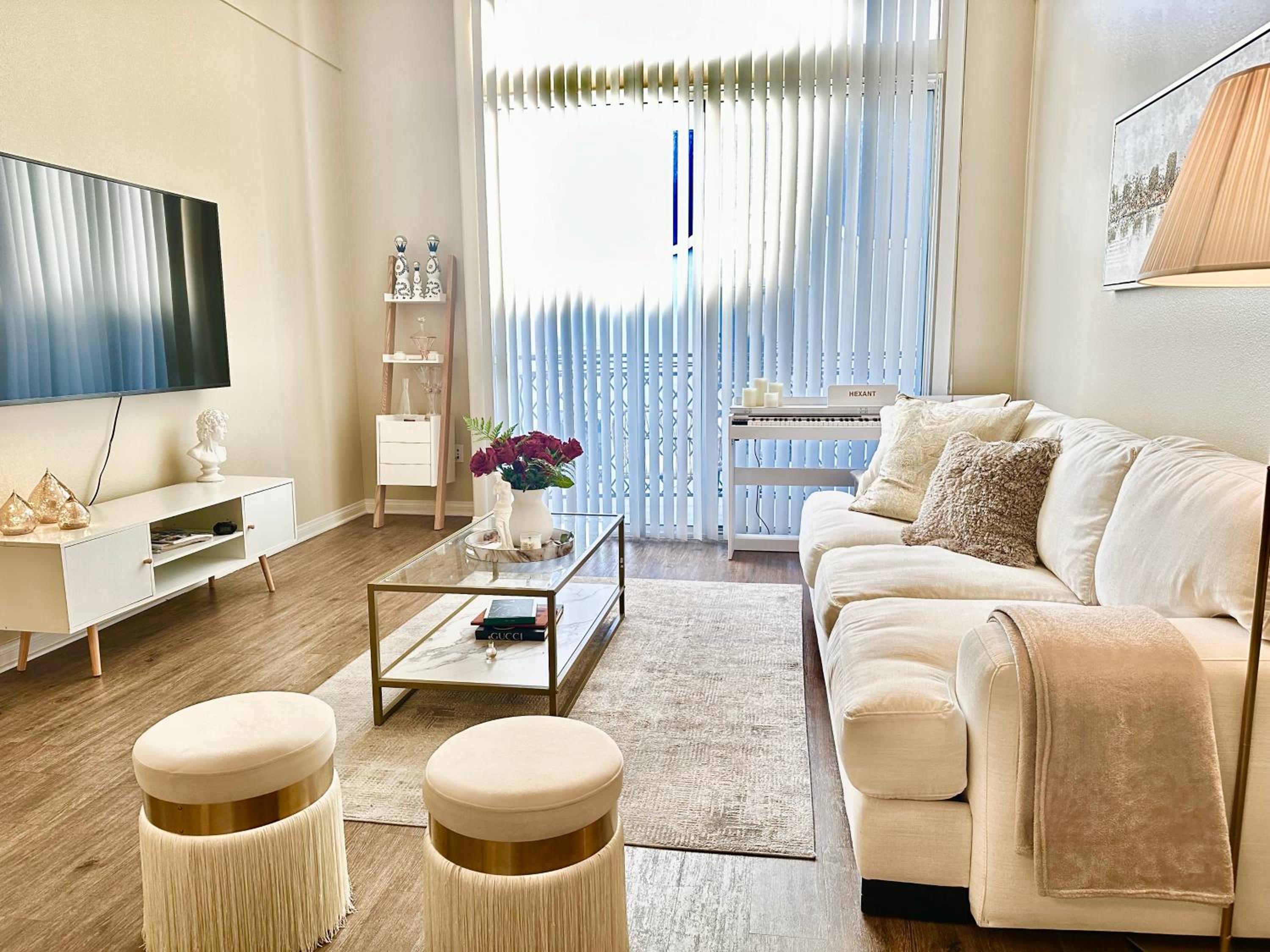 Marina Del Rey Apartment Luxury pool, gym, parking, BBQ