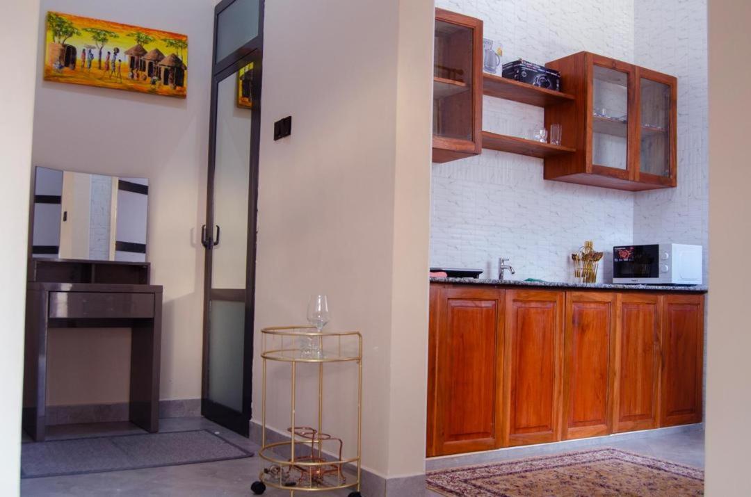 Lwathane Suites