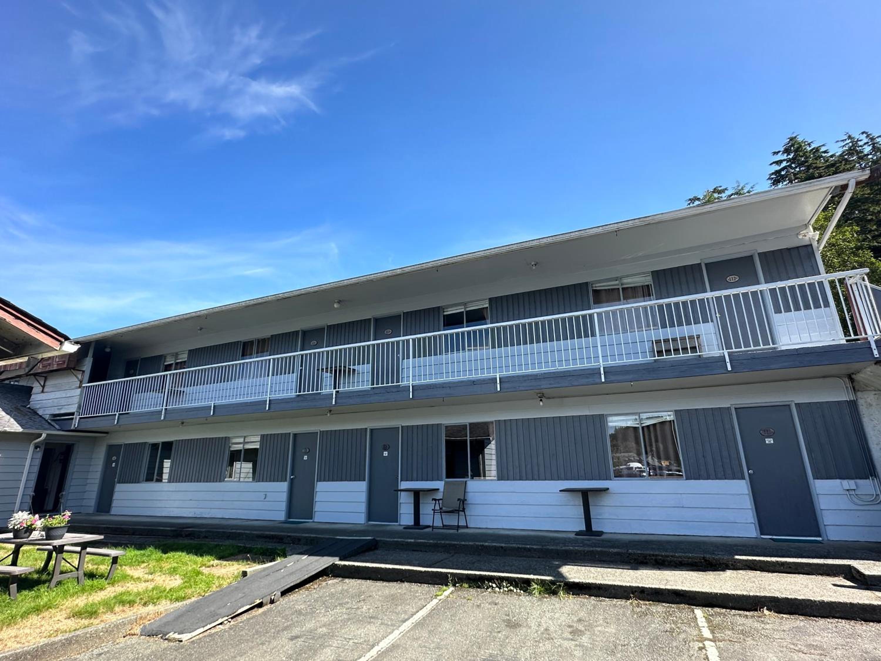 Island West Resort-Motel