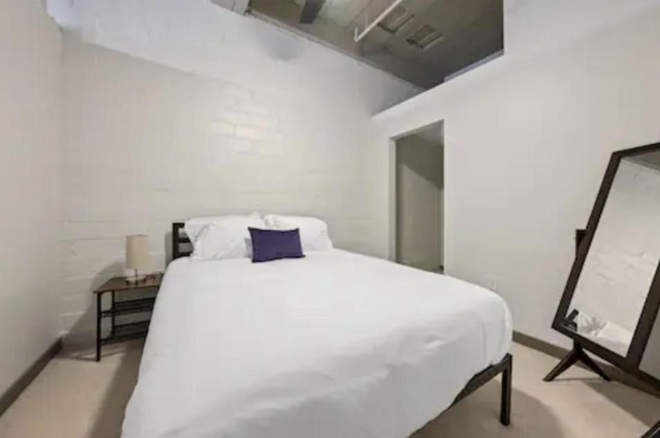 2125 Superior Living