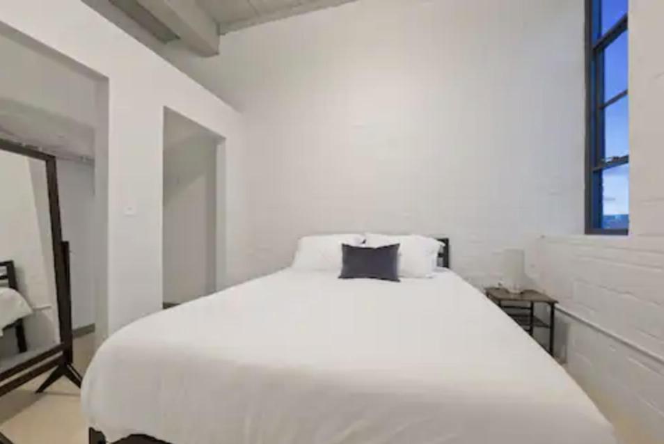 2125 Superior Living