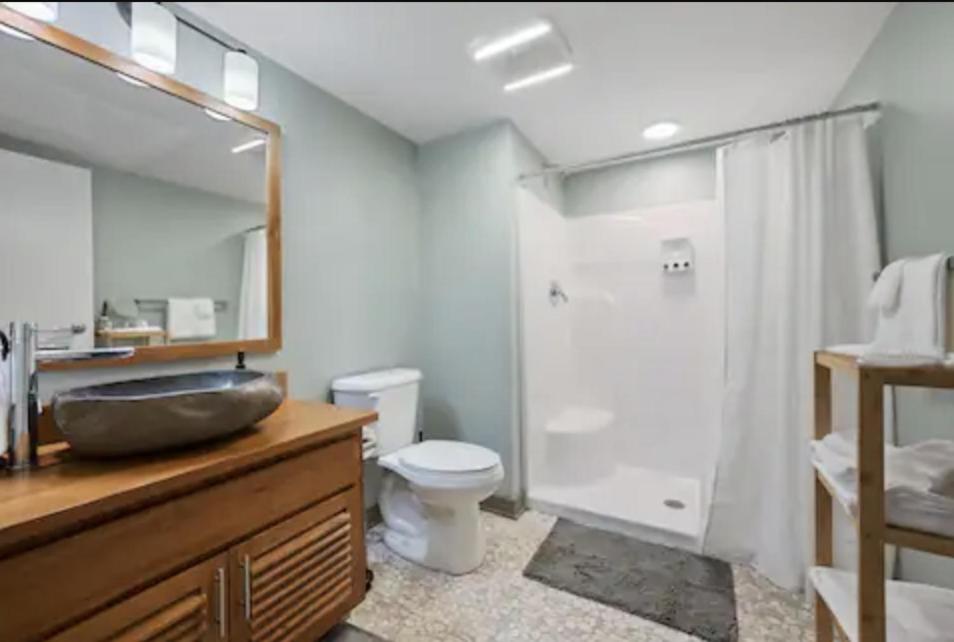 2125 Superior Living