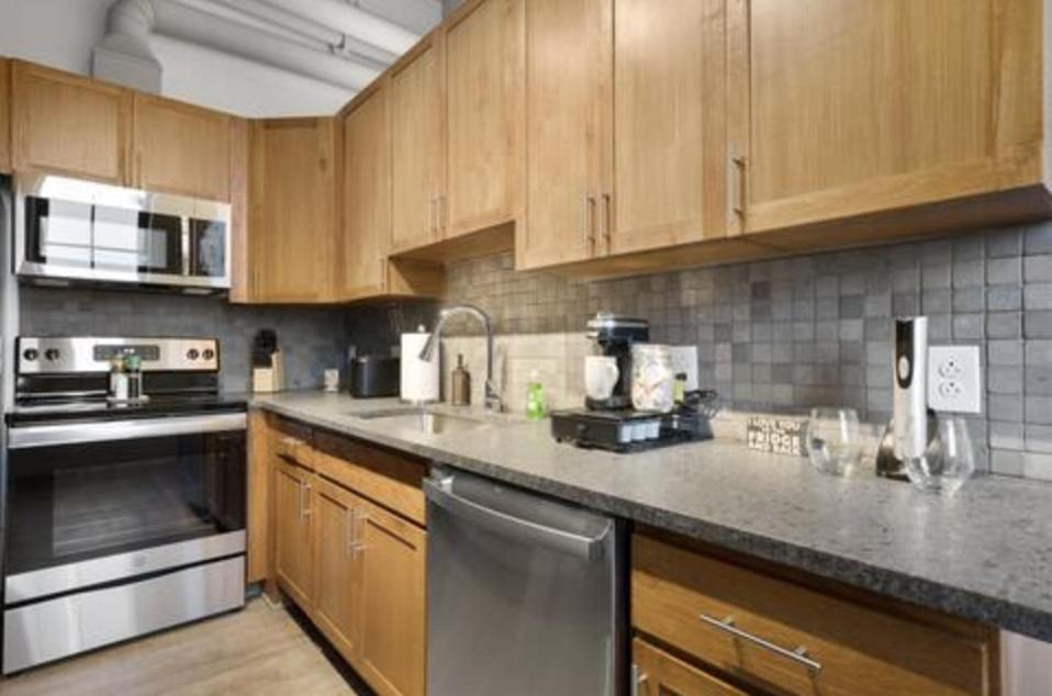 2125 Superior Living