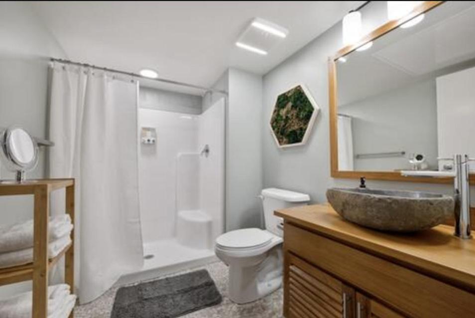2125 Superior Living