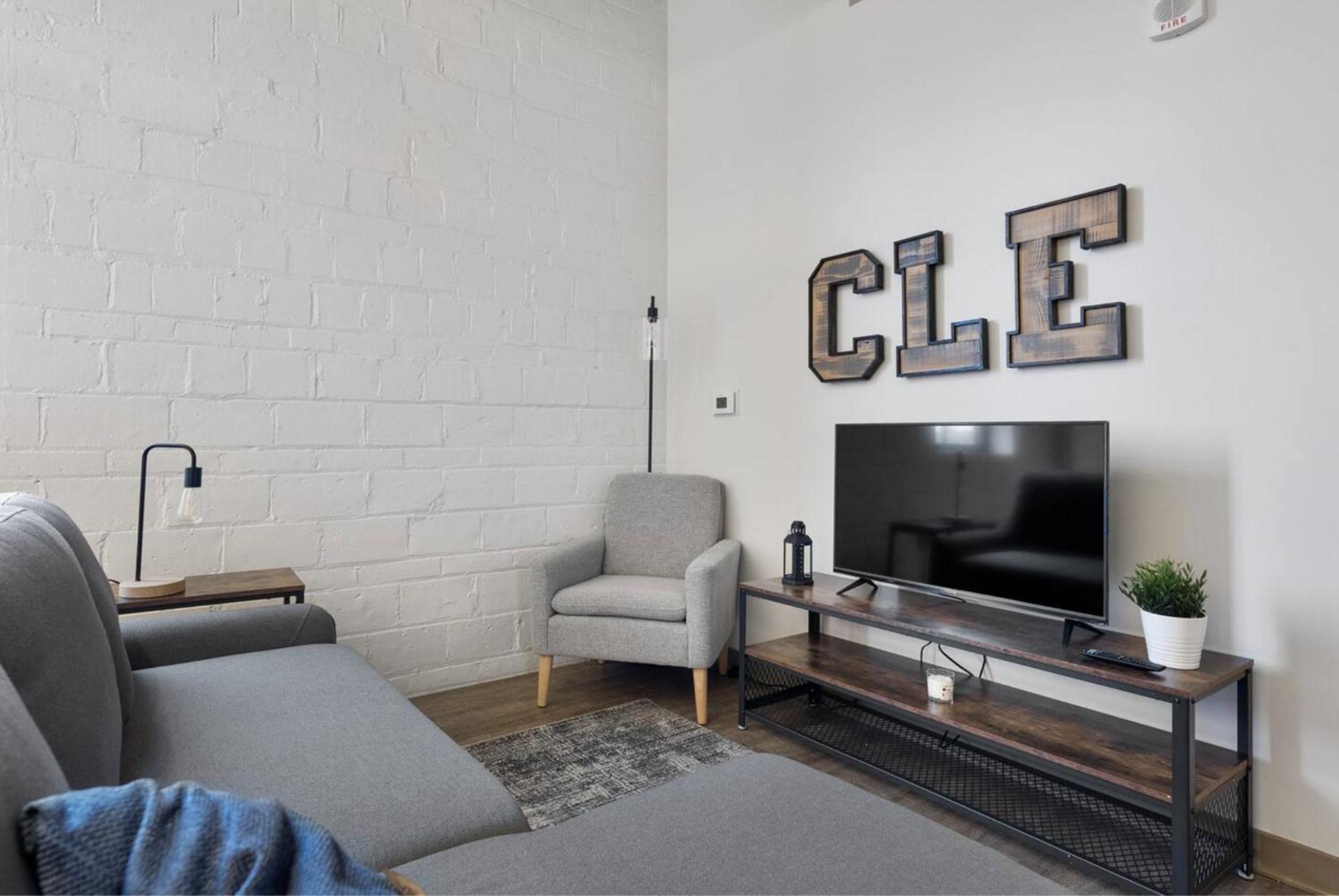 2125 Superior Living