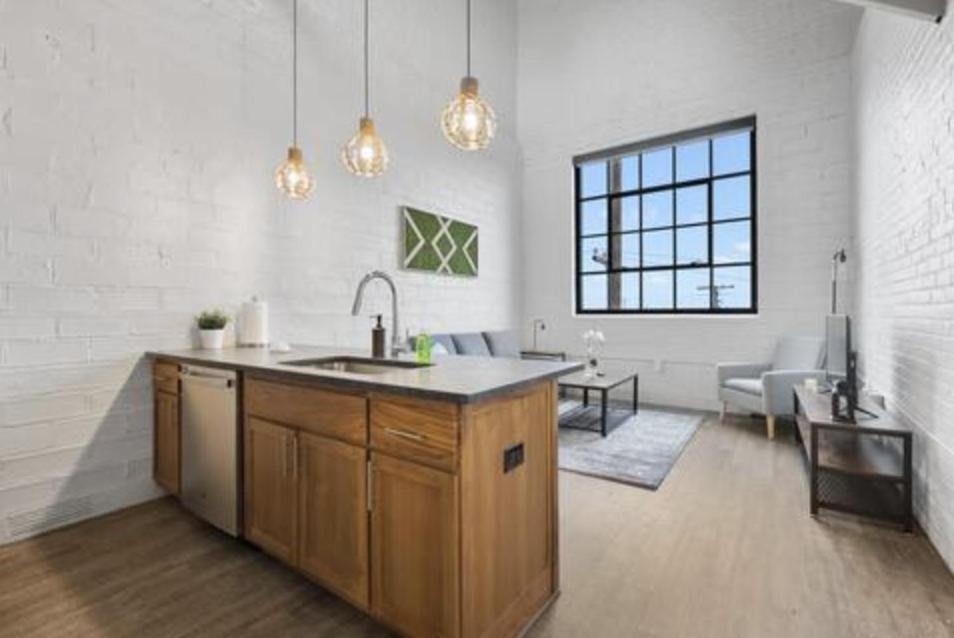 2125 Superior Living