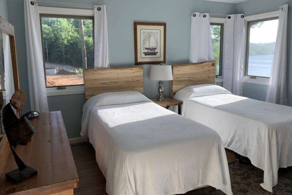 Old Kinderhook Golf & Waterfront Vacation Rental view 3