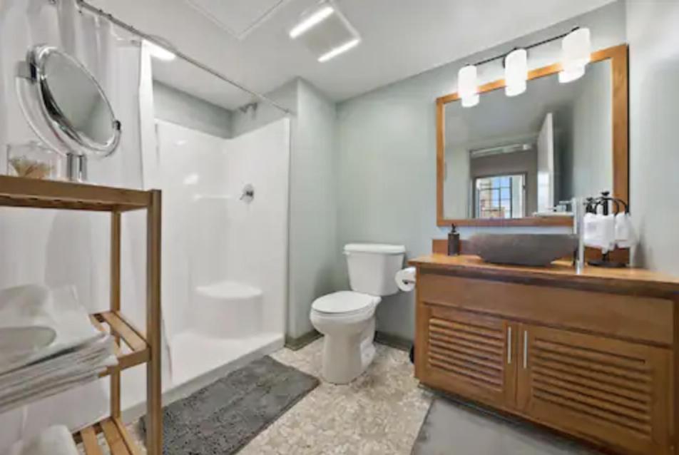 2125 Superior Living