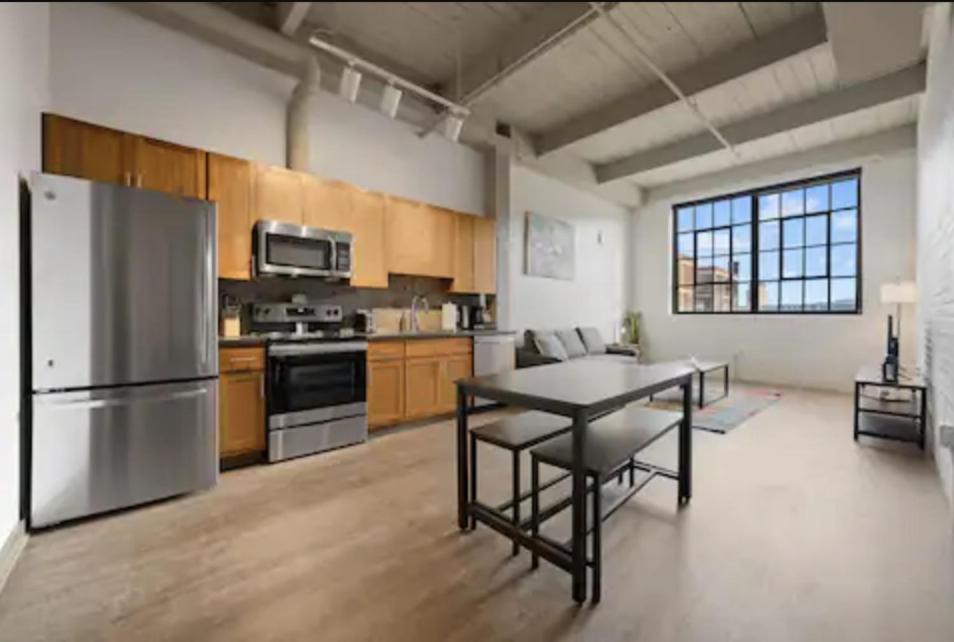 2125 Superior Living