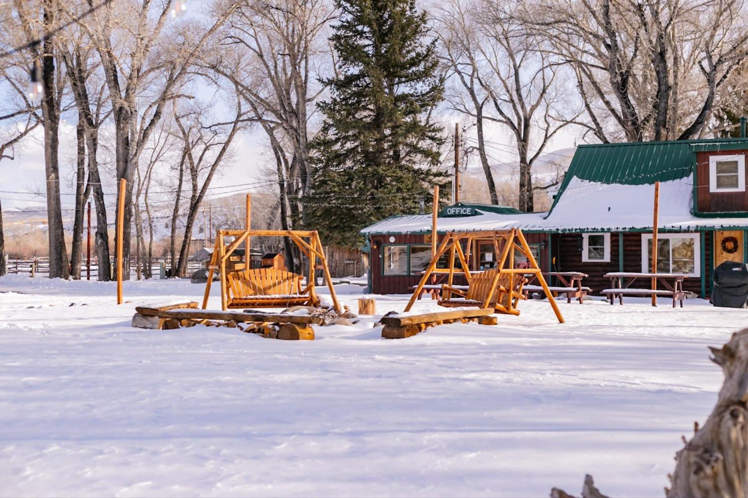 Chinook Winds Lodge