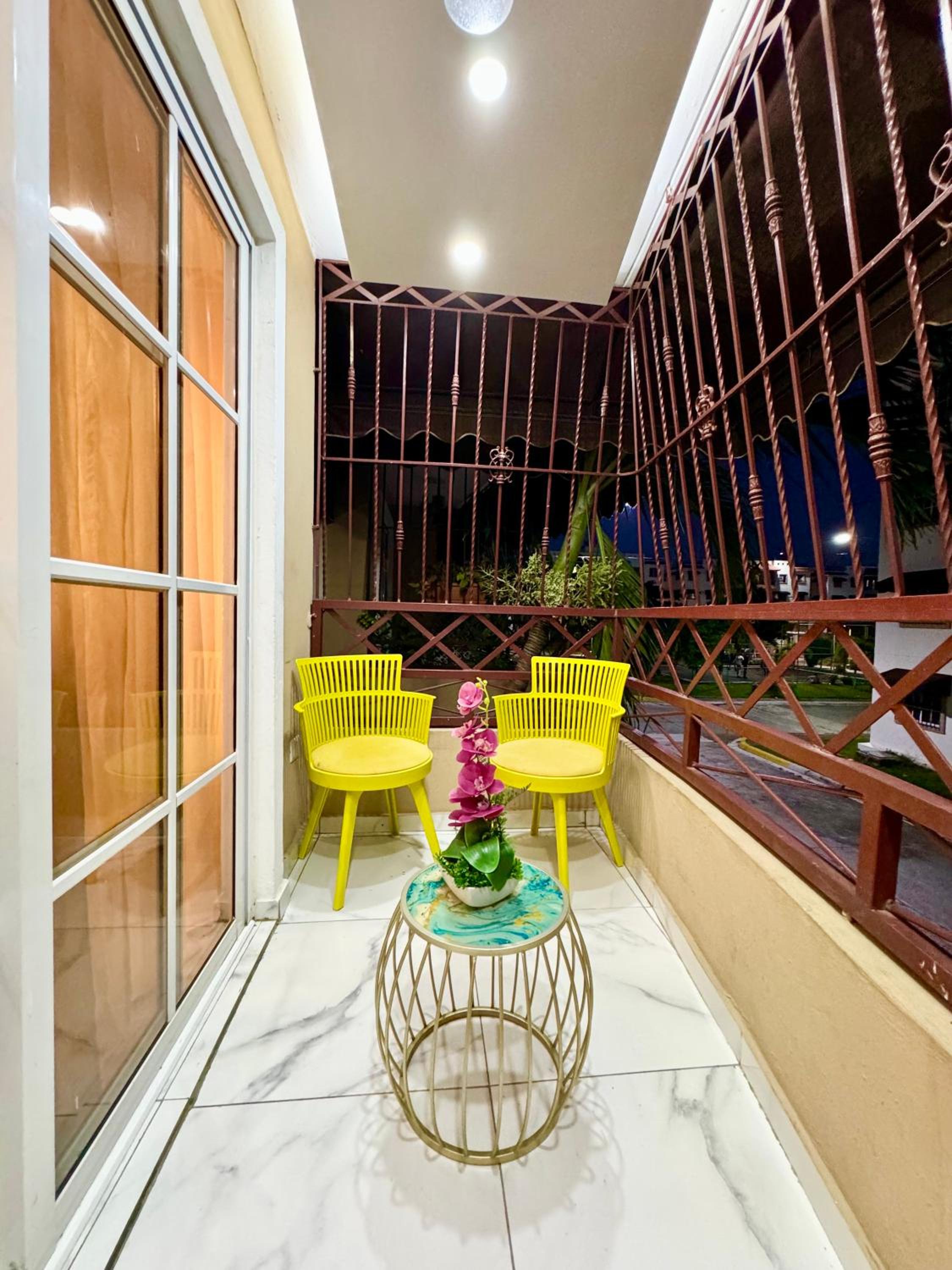 Cozy Apartment with Balcony