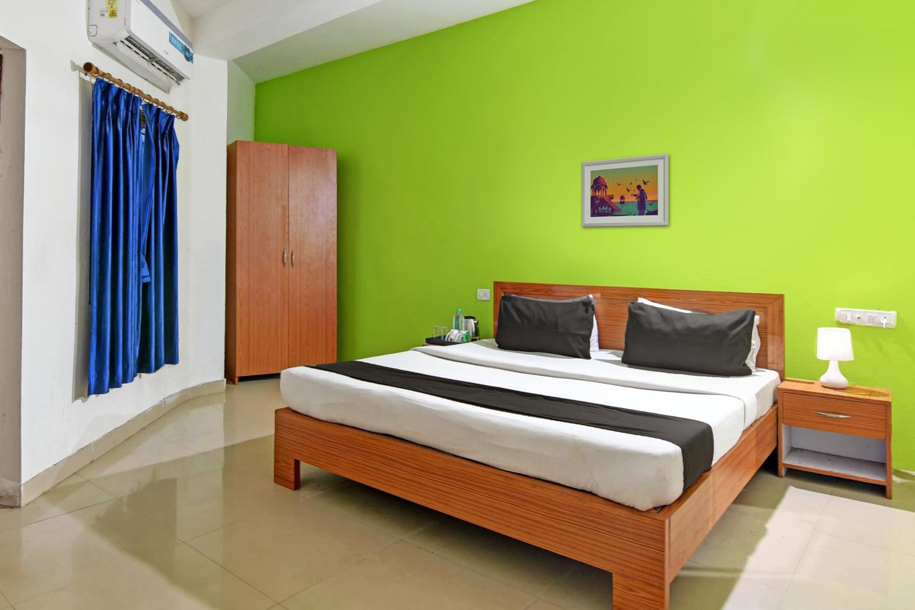 Hotel O Home Elite Stay Near Shri Shri Shiridi Sai Mandir view 2