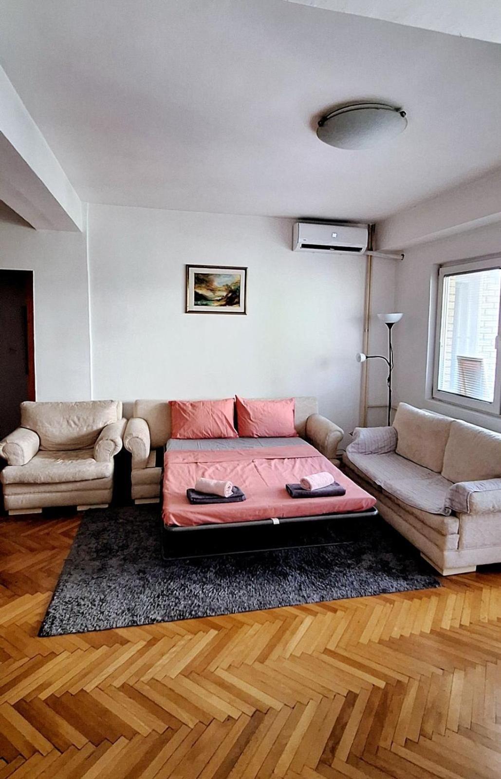 Pineapple apartment view 3