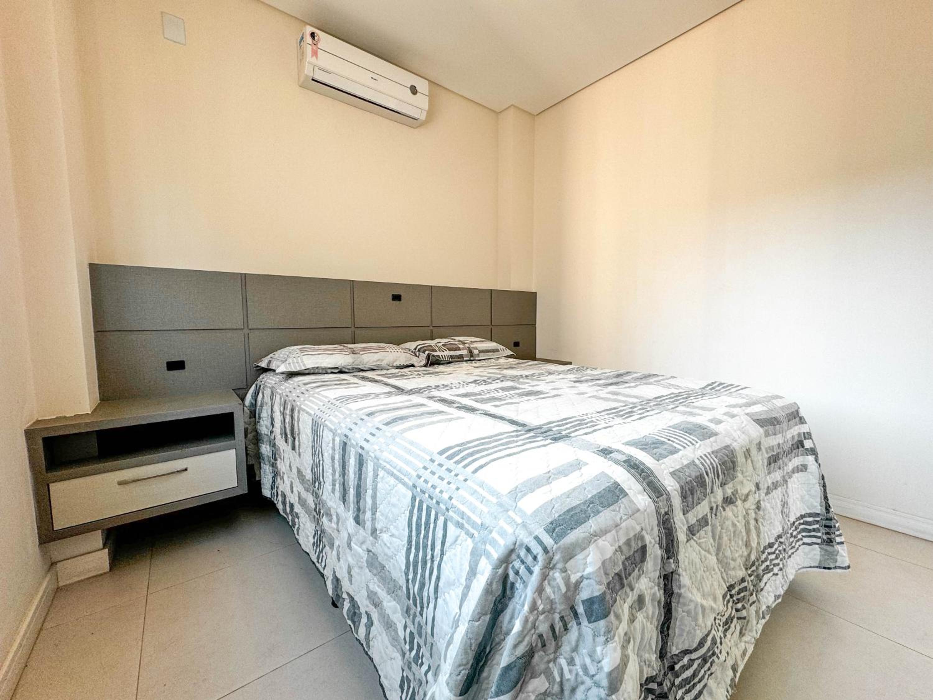Apartamento Lindo com 03 Suítes LA019E