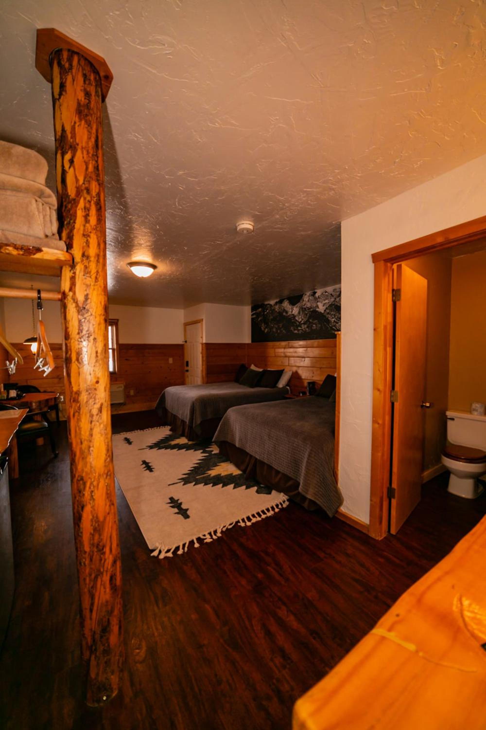 Chinook Winds Lodge