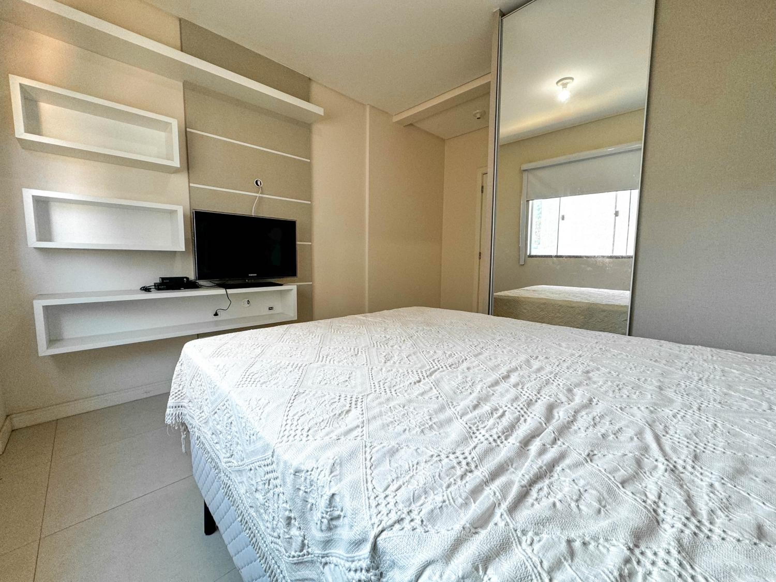 Apartamento Lindo com 03 Suítes LA019E