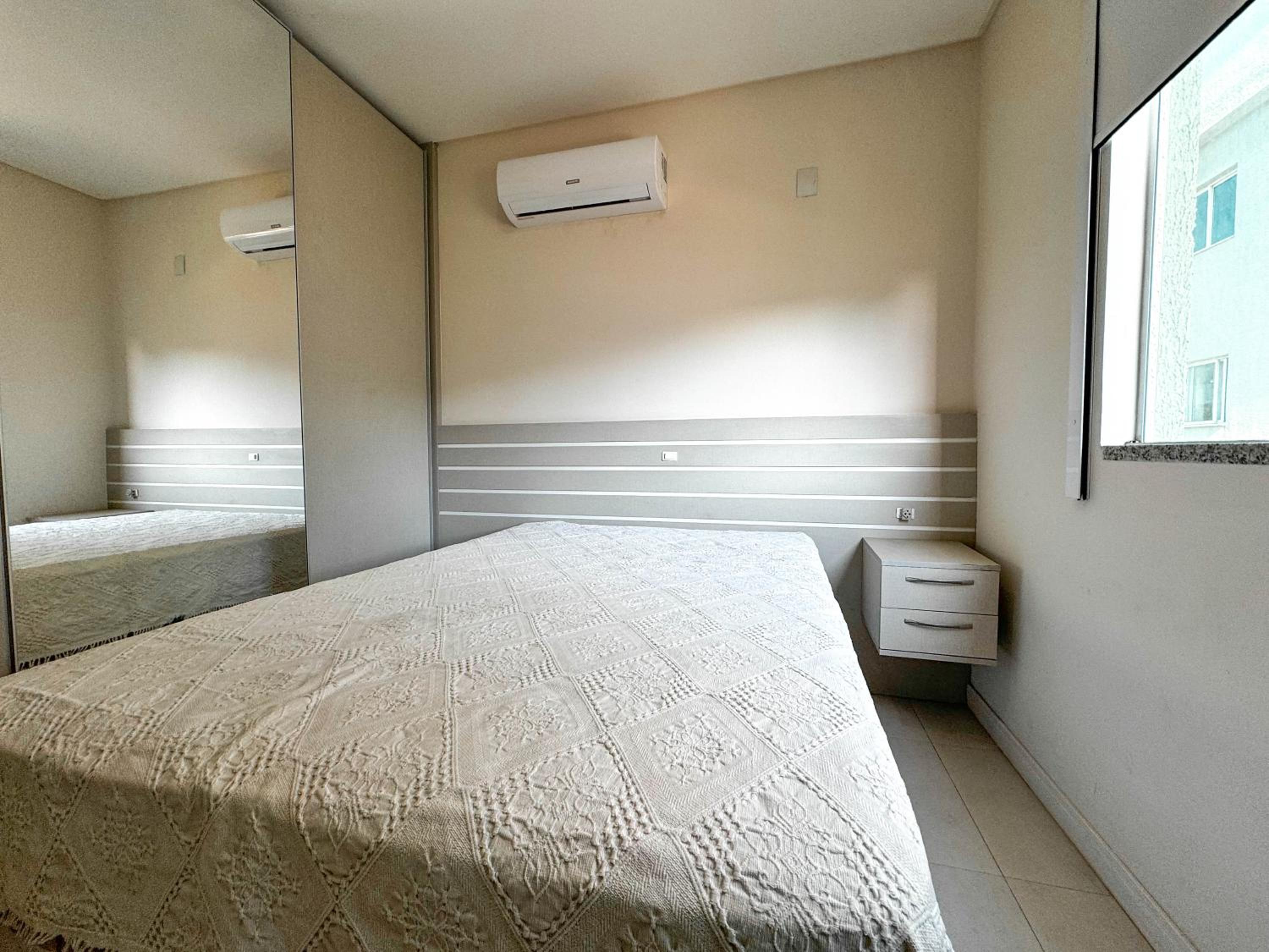 Apartamento Lindo com 03 Suítes LA019E