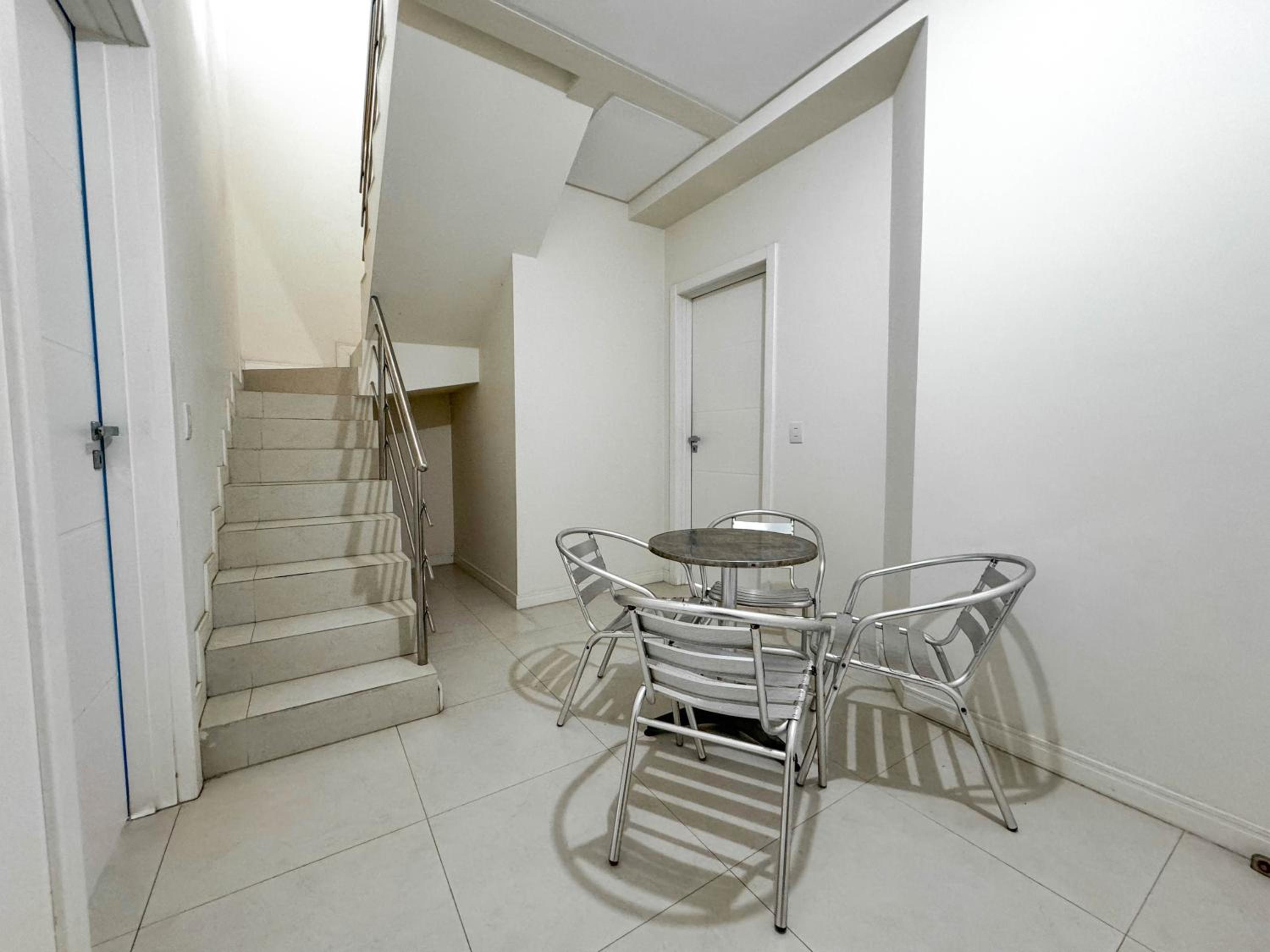 Apartamento Lindo com 03 Suítes LA019E