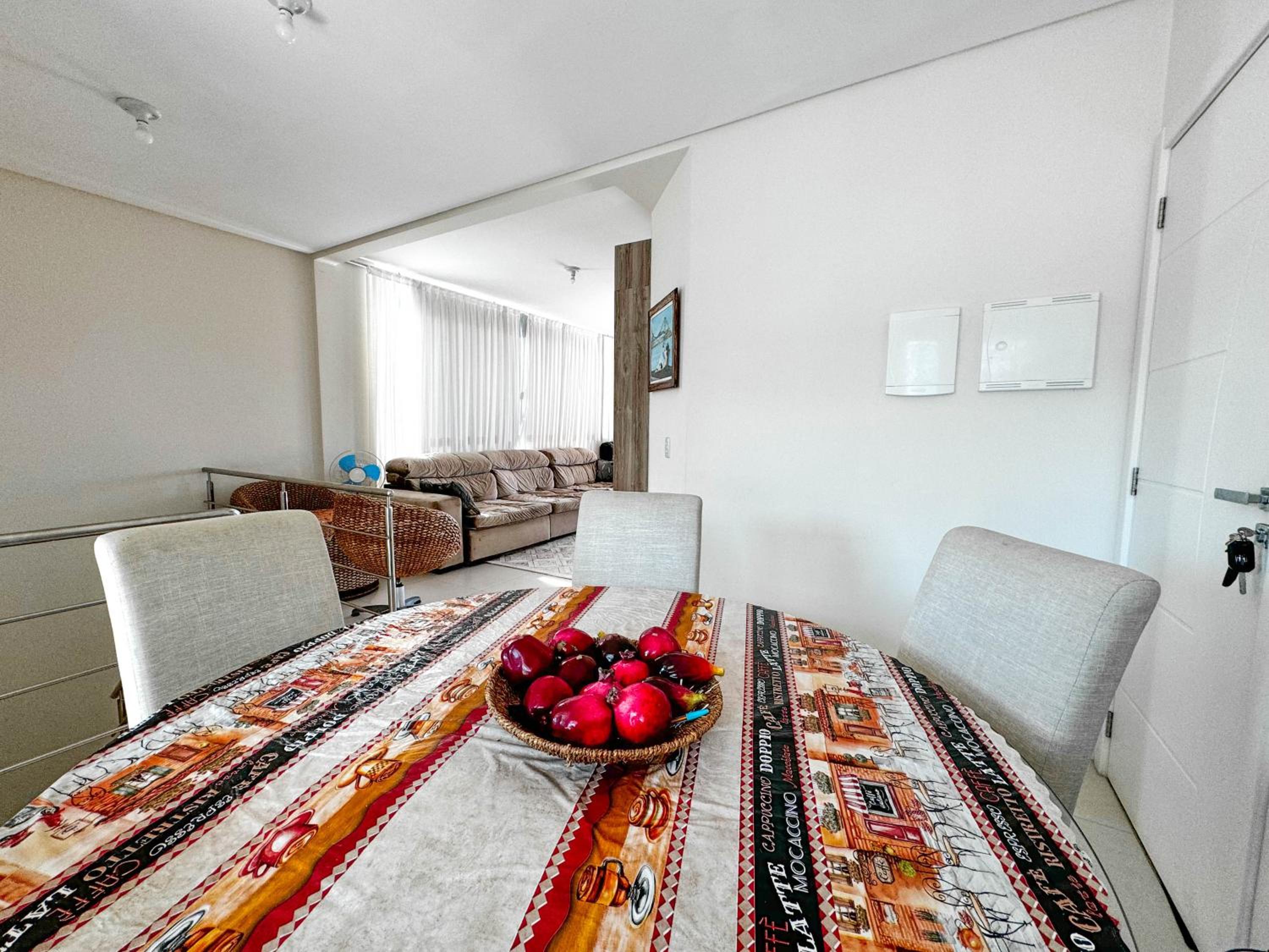 Apartamento Lindo com 03 Suítes LA019E