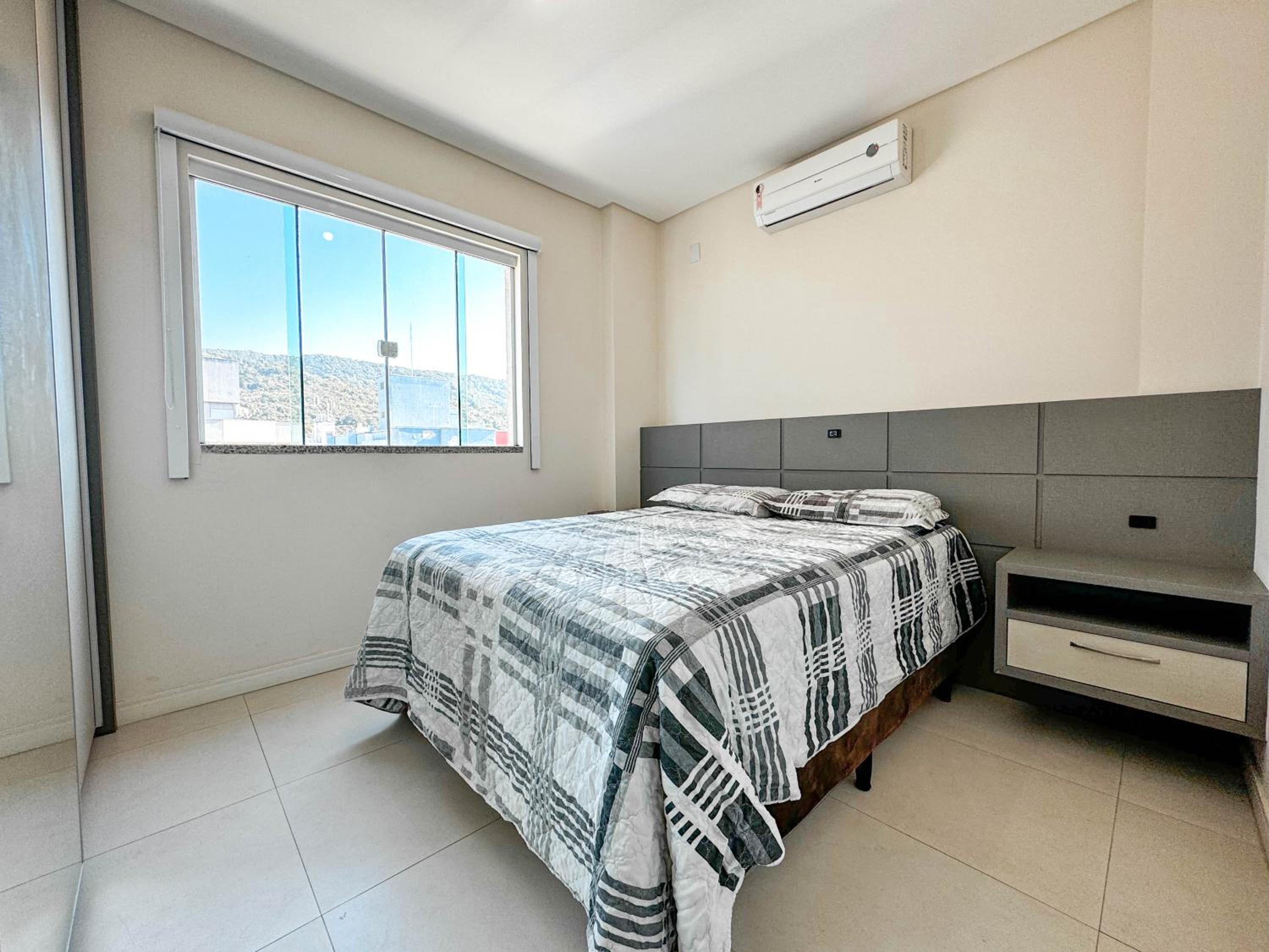 Apartamento Lindo com 03 Suítes LA019E