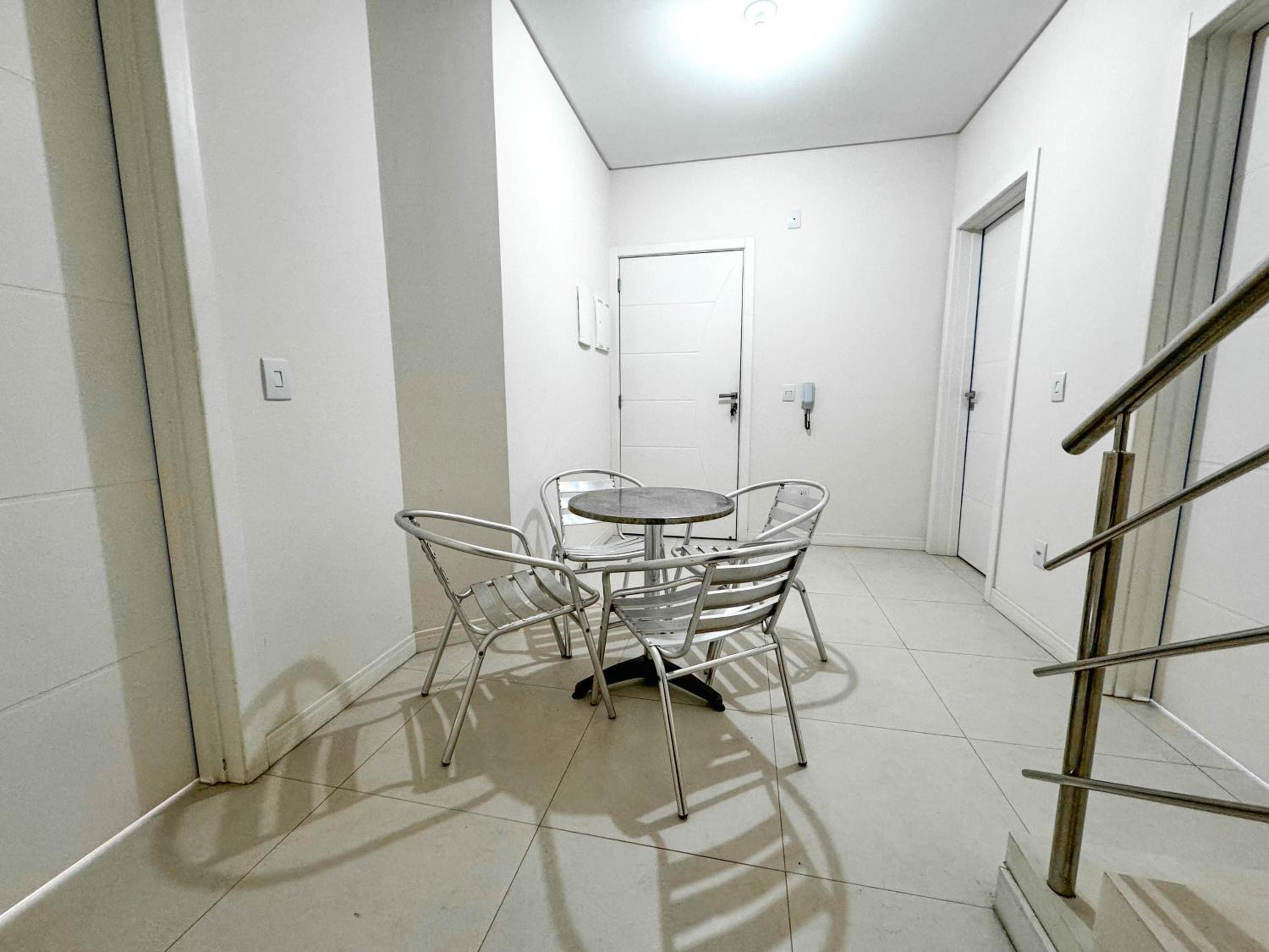 Apartamento Lindo com 03 Suítes LA019E
