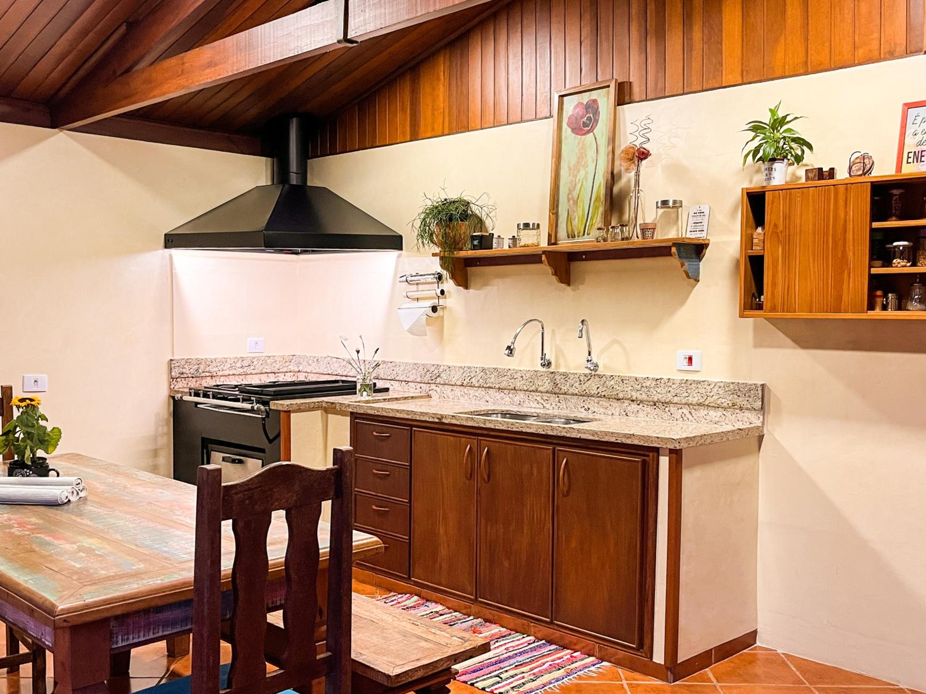 Casa de Hospedes Chalé Rustico com Banheira e Piscina Privativa a 1h de SP Espaço Totalmente Privativo