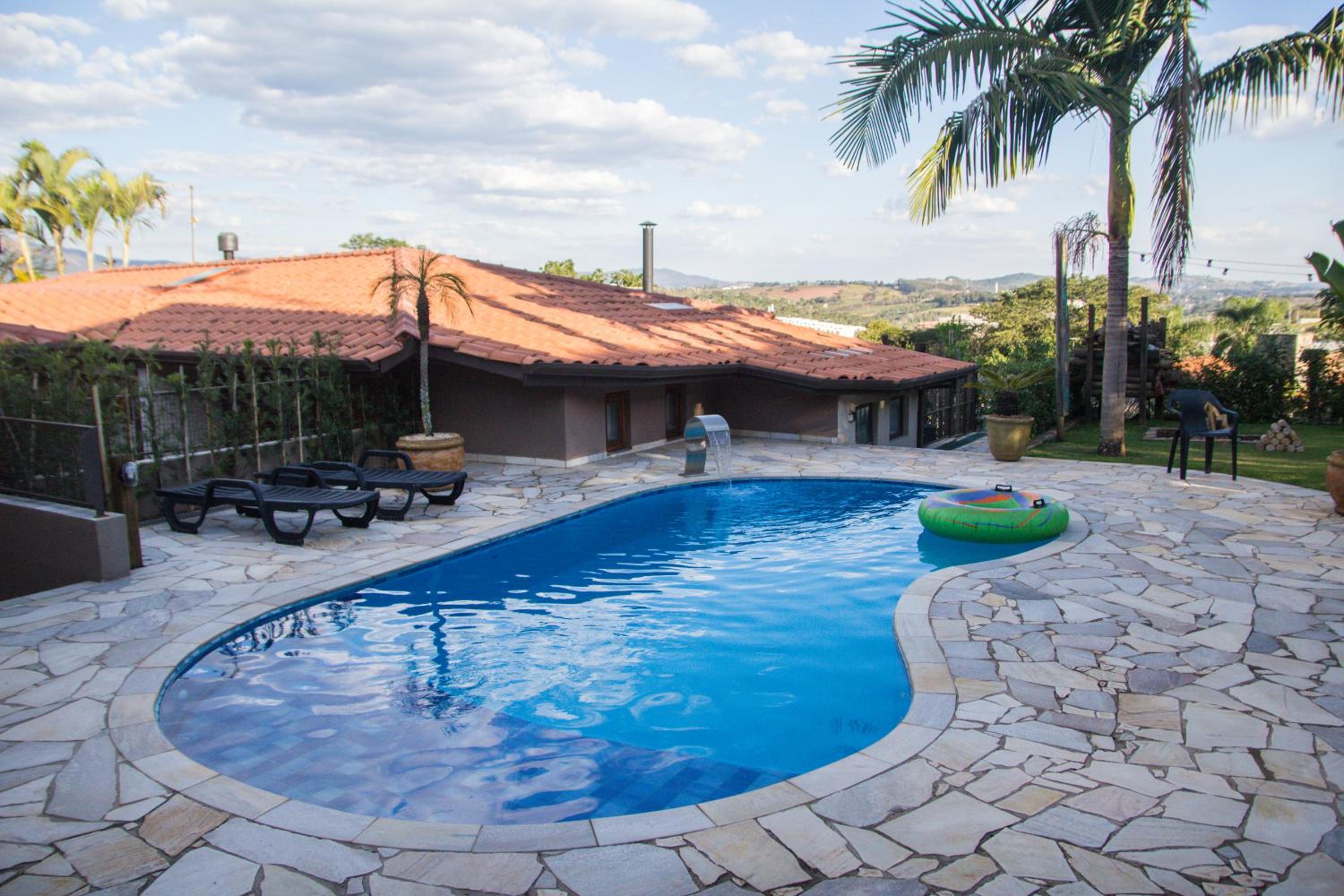 Casa de Hospedes Chalé Rustico com Banheira e Piscina Privativa a 1h de SP Espaço Totalmente Privativo