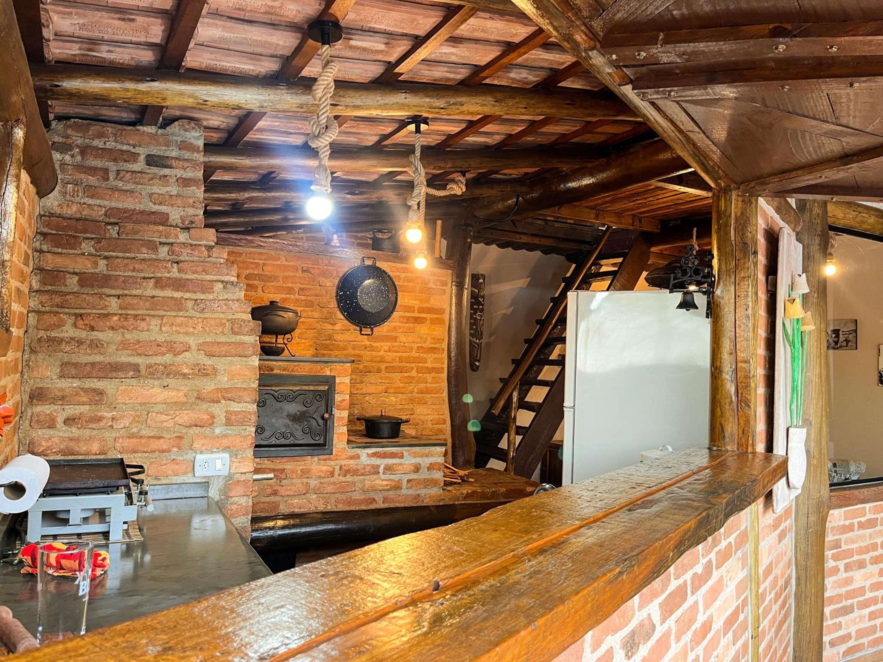 Casa de Hospedes Chalé Rustico com Banheira e Piscina Privativa a 1h de SP Espaço Totalmente Privativo