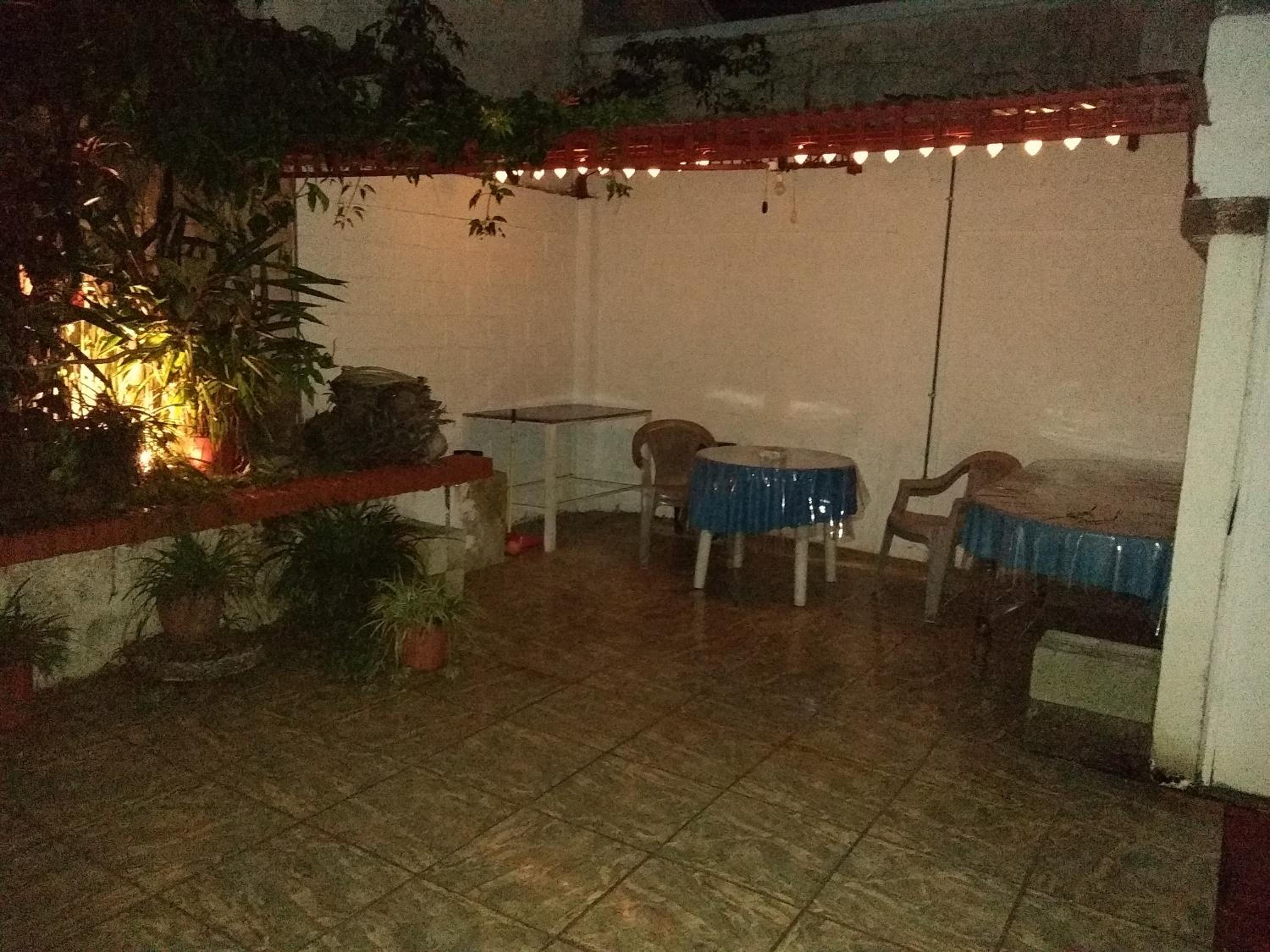 Confortable y privado estudio en zona exclusiva .