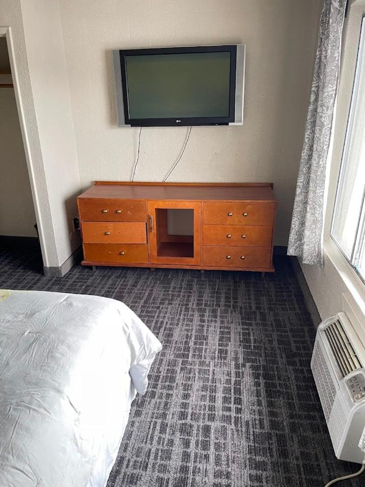 Legend Motel view 4