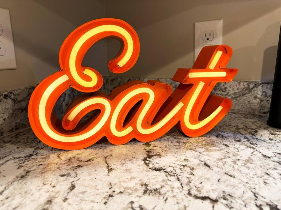 Artsy KY Themed Richmond Gem Sleeps 8 Near All view 2