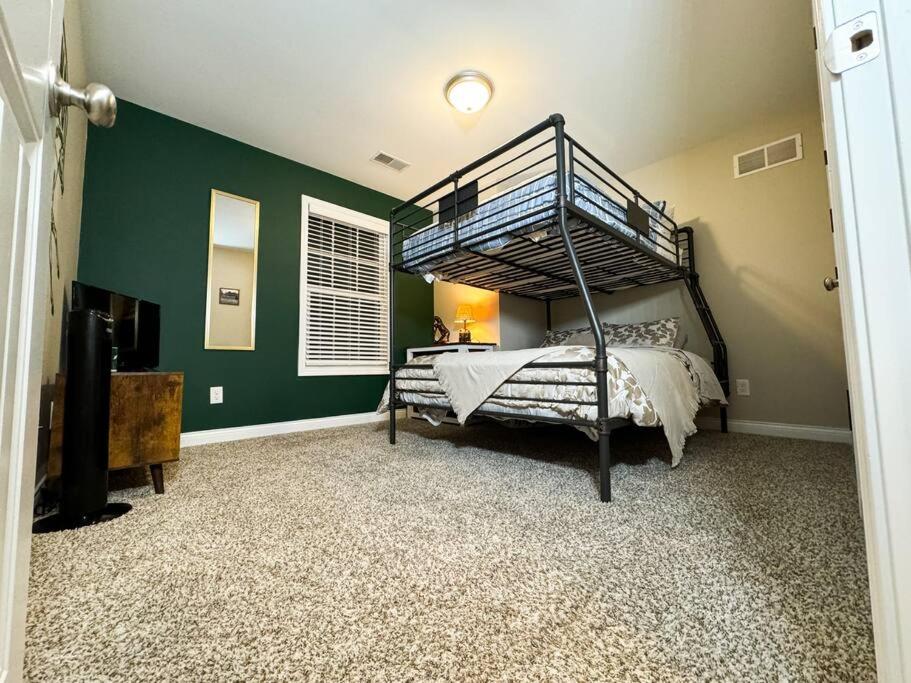 Artsy KY Themed Richmond Gem Sleeps 8 Near All view 3
