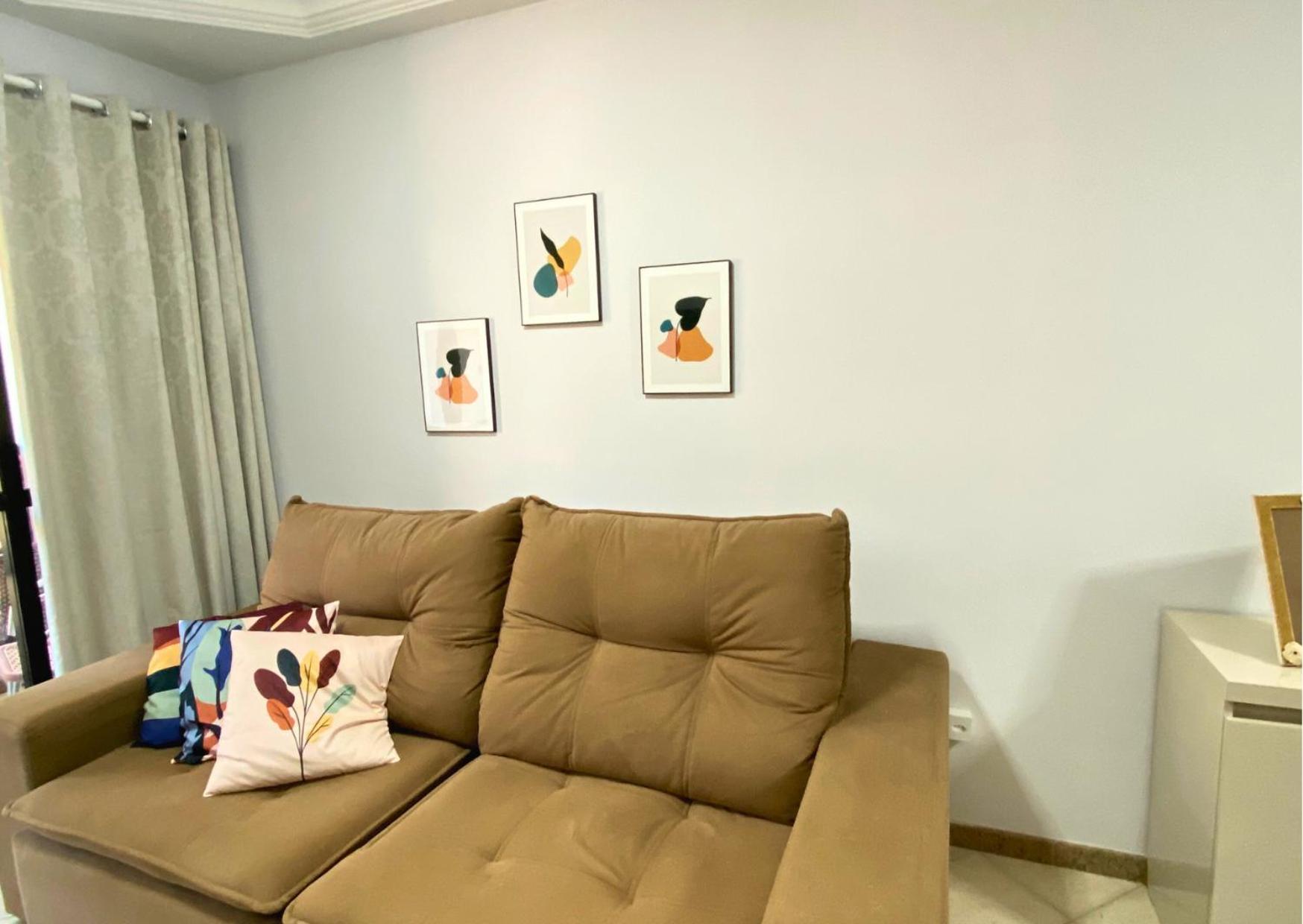 Apt em Castelhanos-1 quadra do Mar,3Qts -2 c/Ar