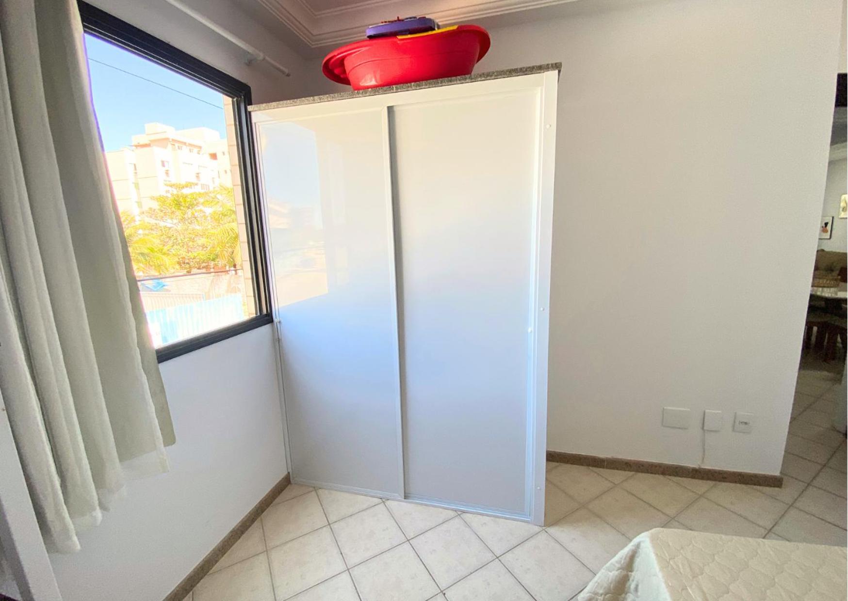 Apt em Castelhanos-1 quadra do Mar,3Qts -2 c/Ar